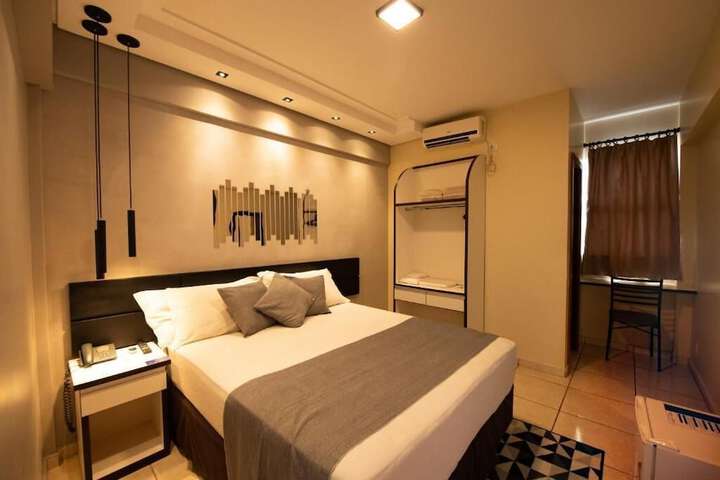 Room 10 of 48