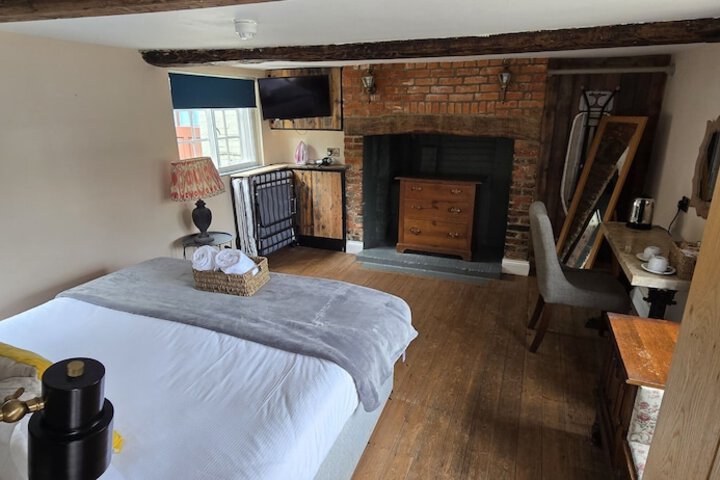 Room 10 of 36