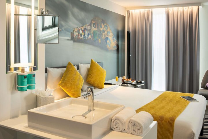 Room 16 of 78