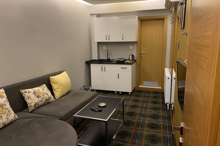 Room 9 of 26