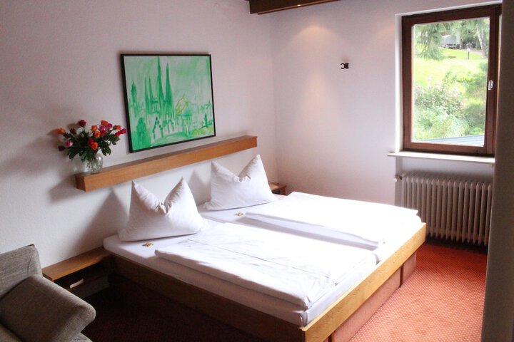 Room 4 of 69