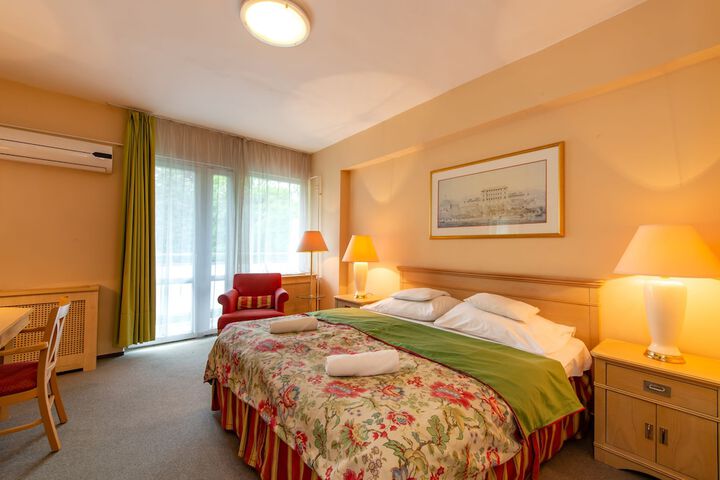 Room 10 of 39