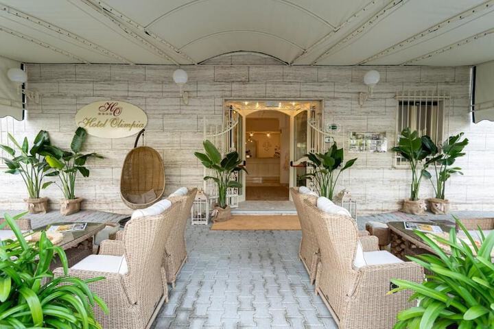 Hotel Lobby