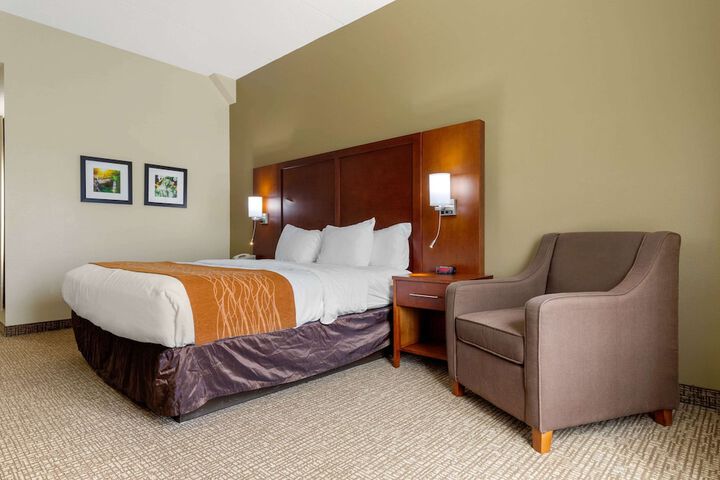 1 King Bed (9 of 14)