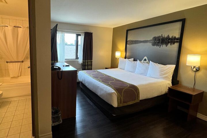 Room 18 of 34