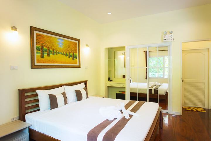 Room 4 of 96