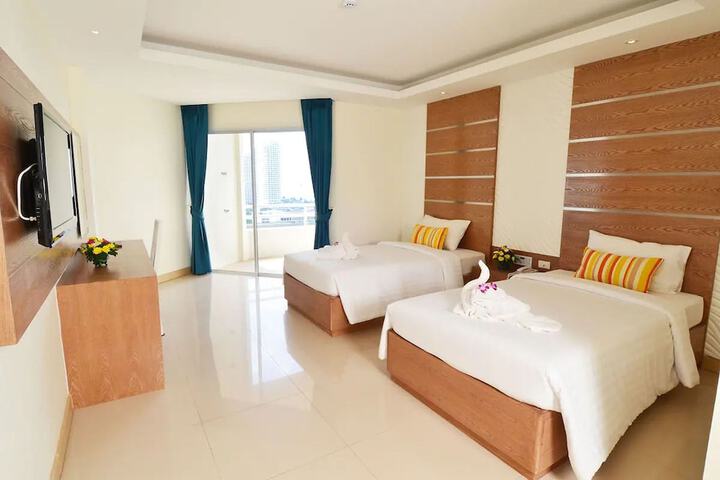 Room 10 of 43