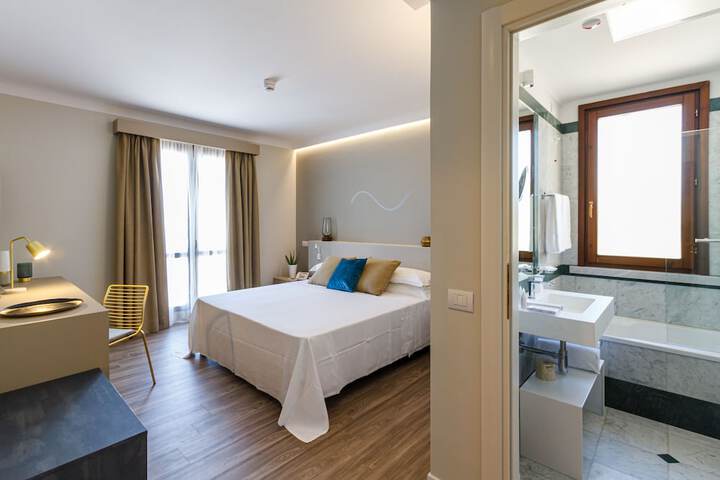 Room 20 of 105