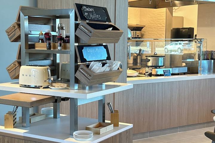 Breakfast/Coffee Service 86 of 100