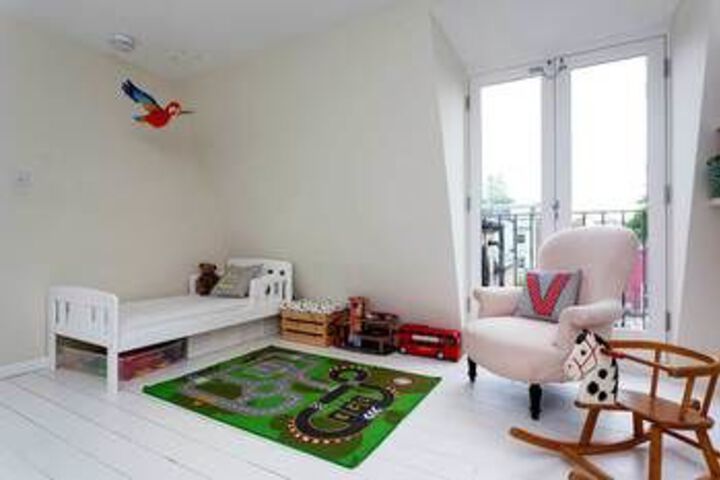 Room 6 of 20
