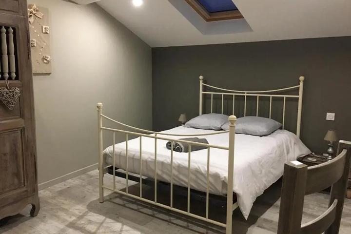 Room 2 of 21