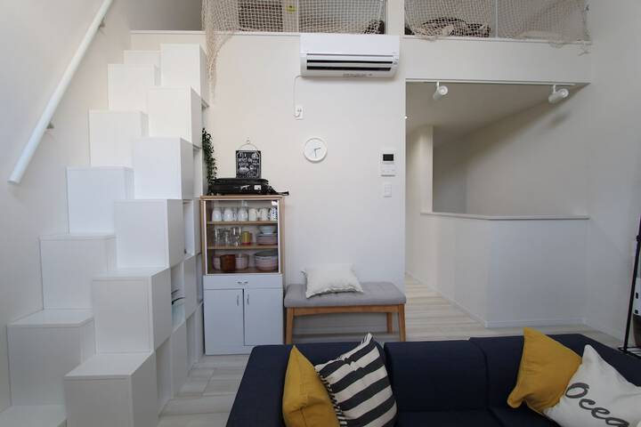 Room 12 of 143