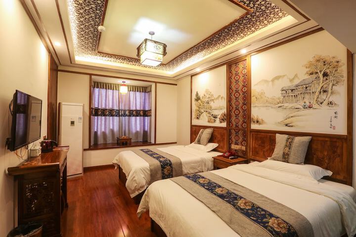 Room 12 of 27