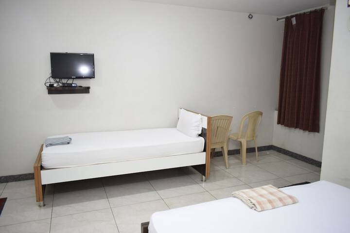 Room 12 of 49