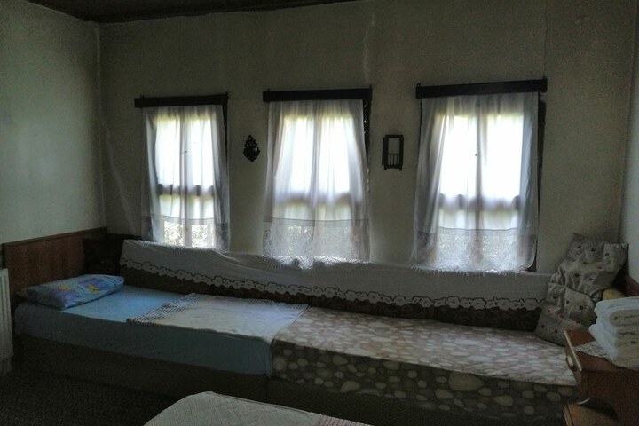 Room 25 of 65