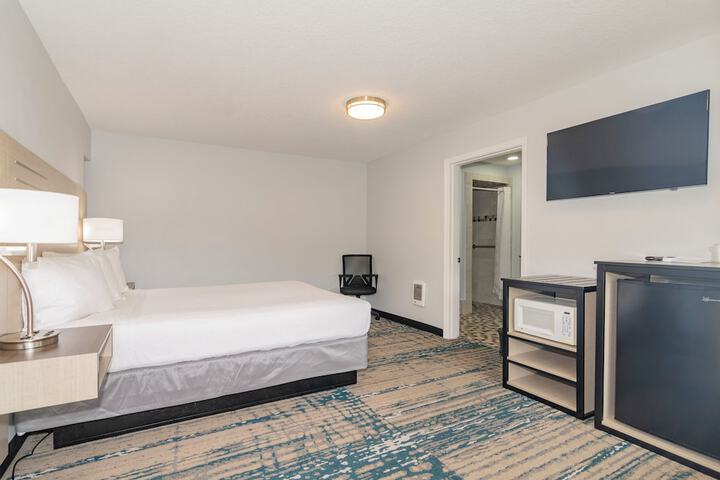 Room 15 of 48