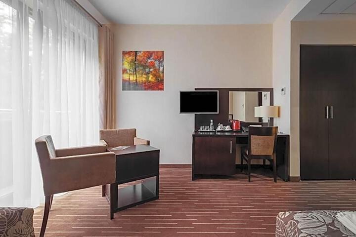 Room 1 of 4