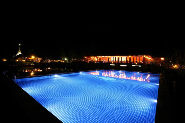 Pools & Facilities