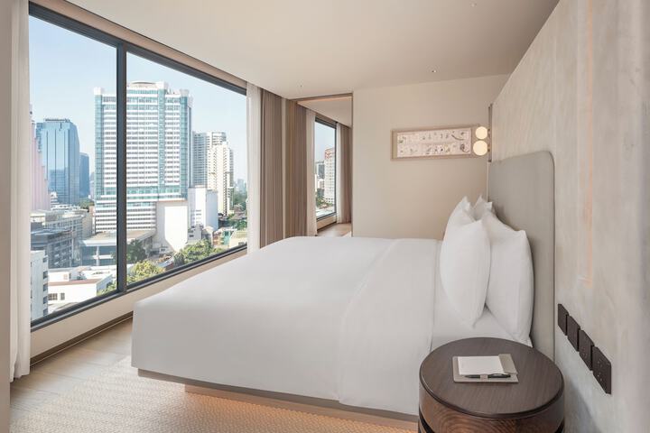 Room 30 of 107