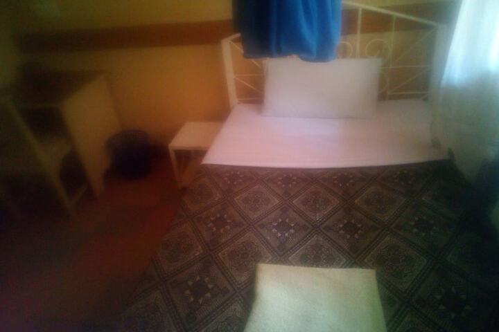 Room 4 of 11