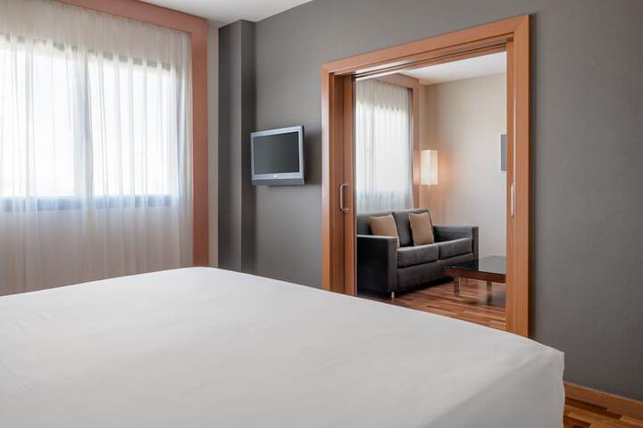 Room 14 of 65