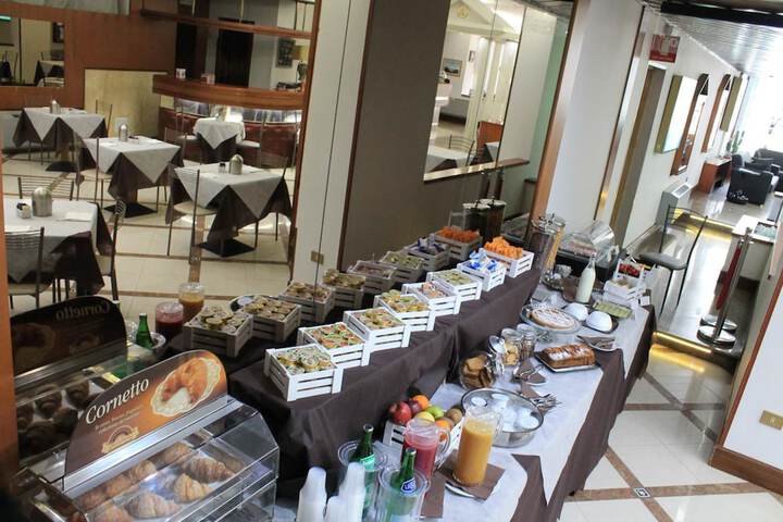 Breakfast buffet