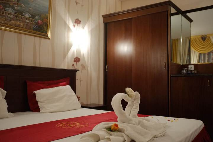 Room 4 of 26