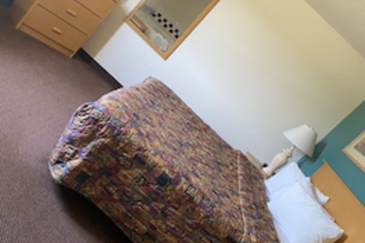 Room 16 of 93