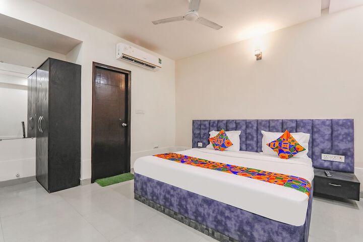 Room 21 of 27
