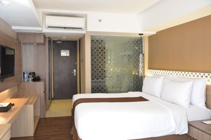 Room 7 of 65