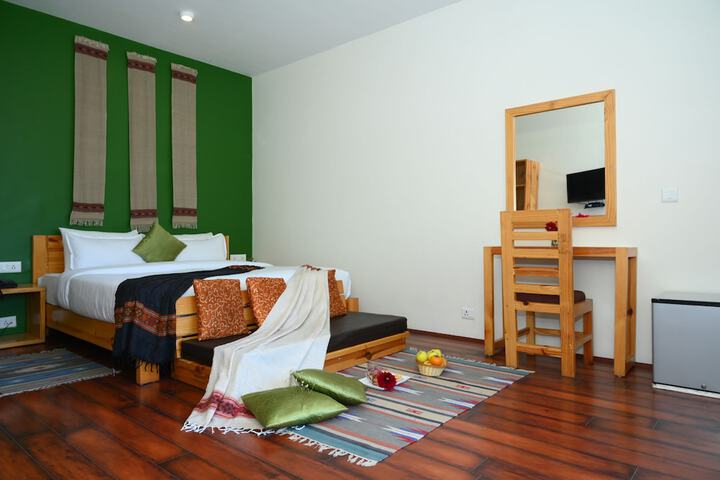 Room 33 of 61