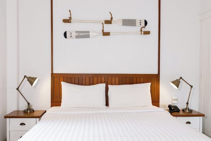 Room 21 of 47