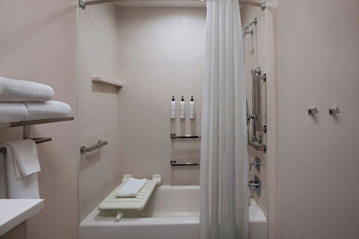 Room 10 of 21
