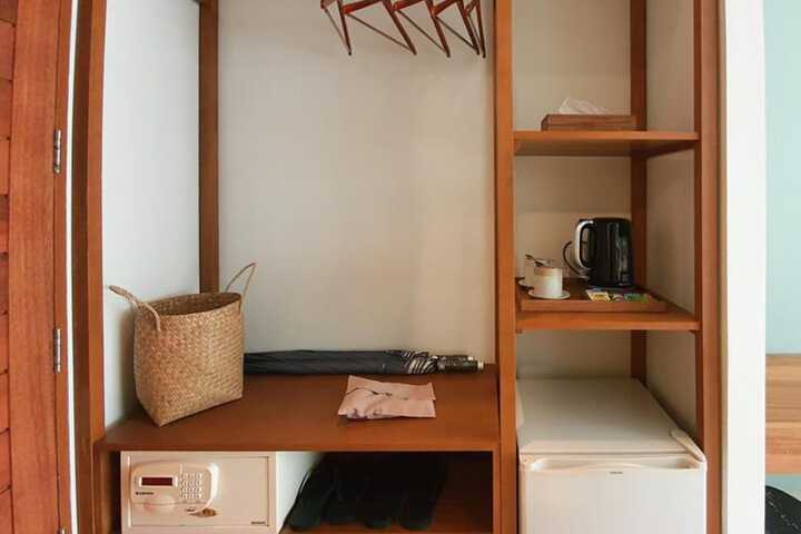 Room 3 of 23