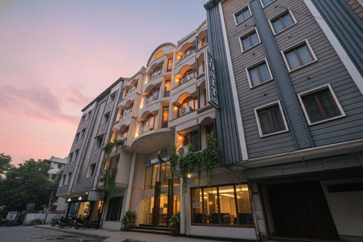 Fabhotel Alpine Tree