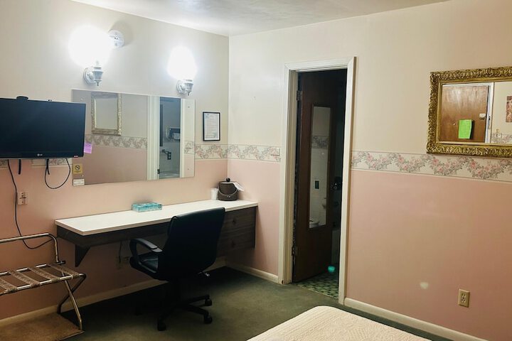 Room 16 of 59