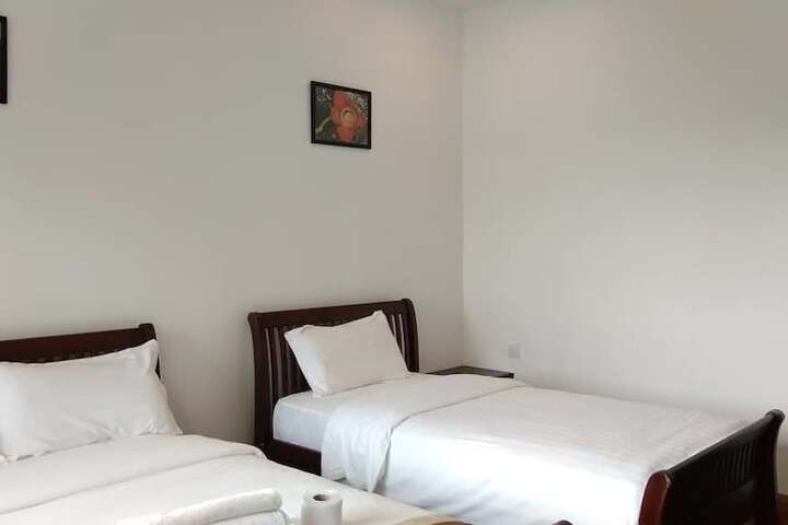 Room 9 of 89