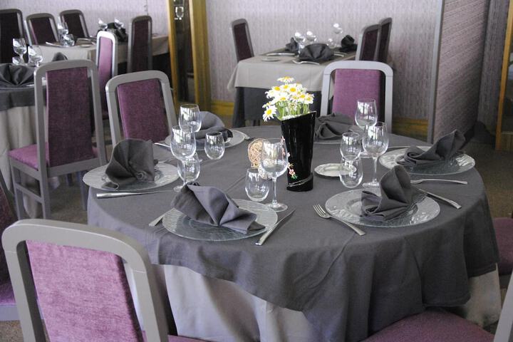 Dining 45 of 63