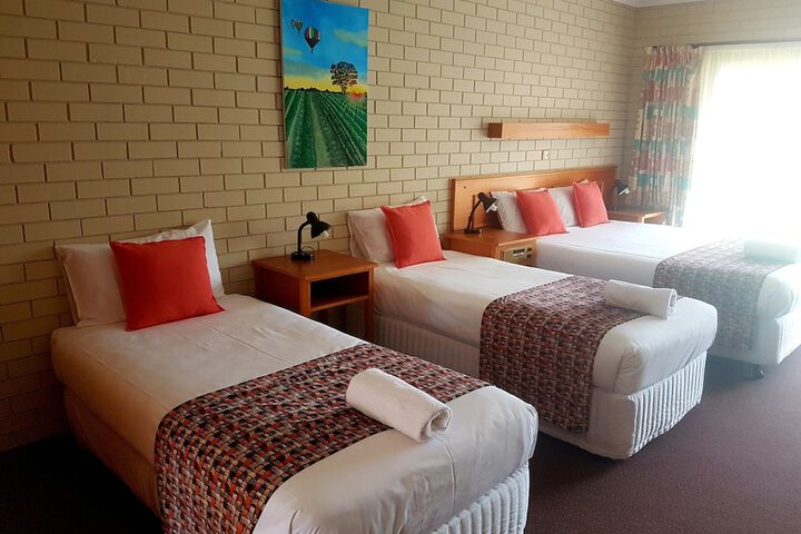 Room 14 of 99