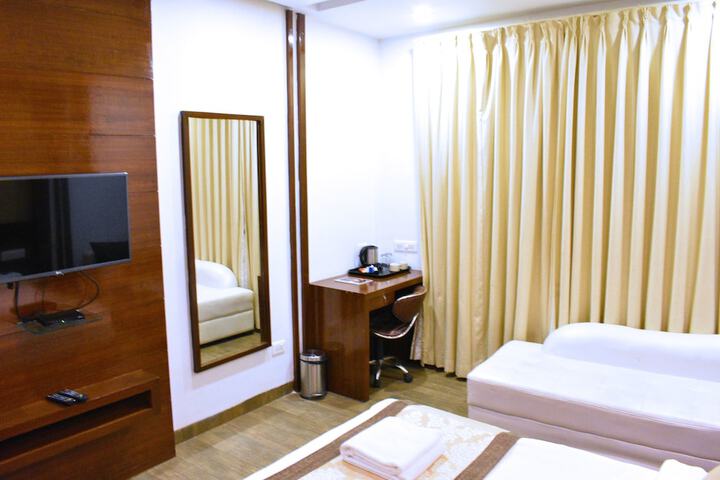 Room 5 of 21