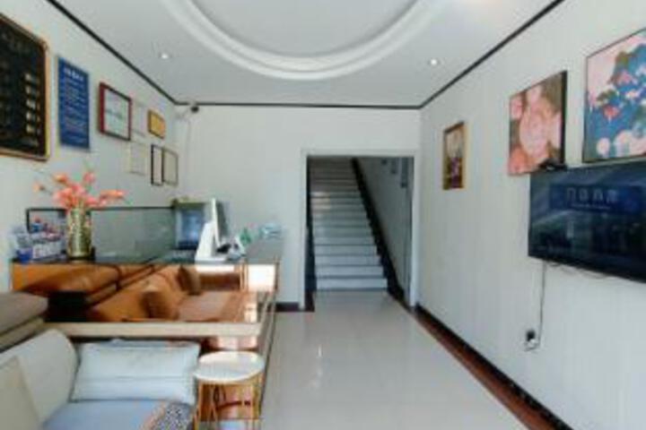 Fangyue Business Hotel