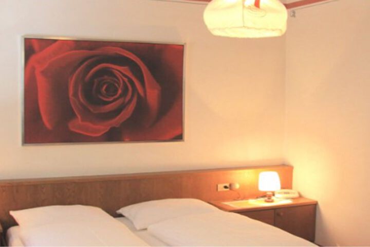 Room 18 of 48