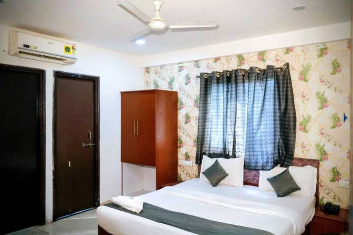 Room 14 of 20