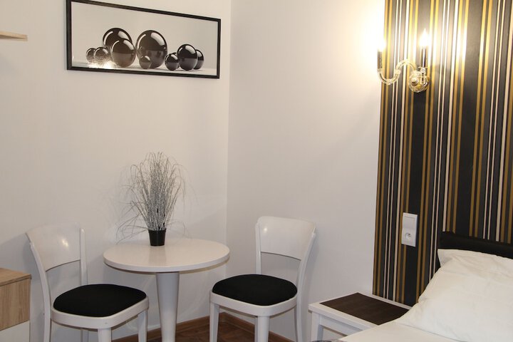 Room 3 of 159