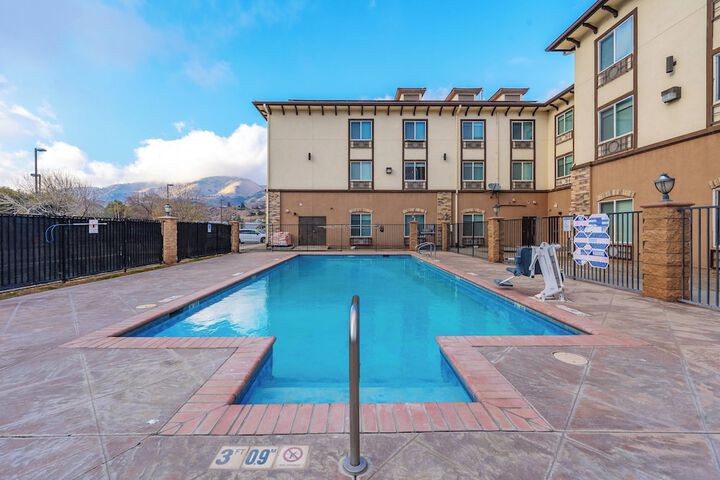 Pools & Facilities