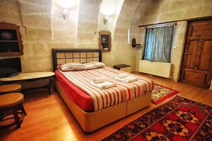 Room 3 of 20