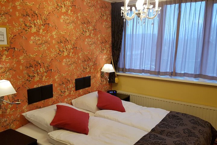 Room 14 of 40