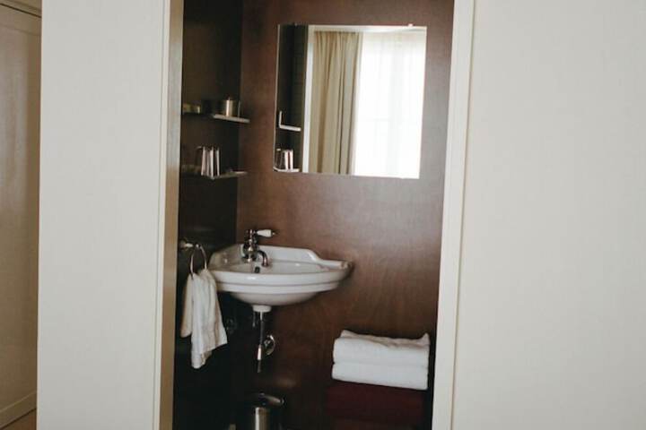 Room 48 of 78