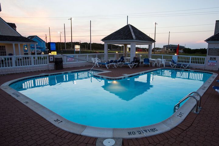 Hotel Pool