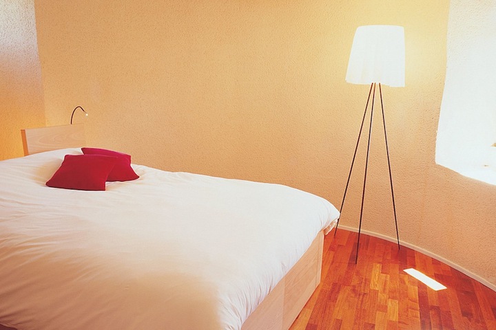 Room 8 of 47